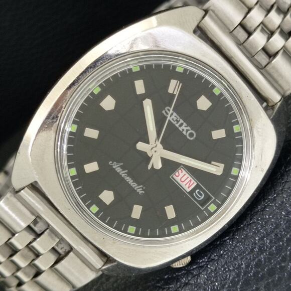 Vintage 1987 Square Seiko Automatic Mens Silver Watch W/daydate & Black accents - Picture 1 of 10